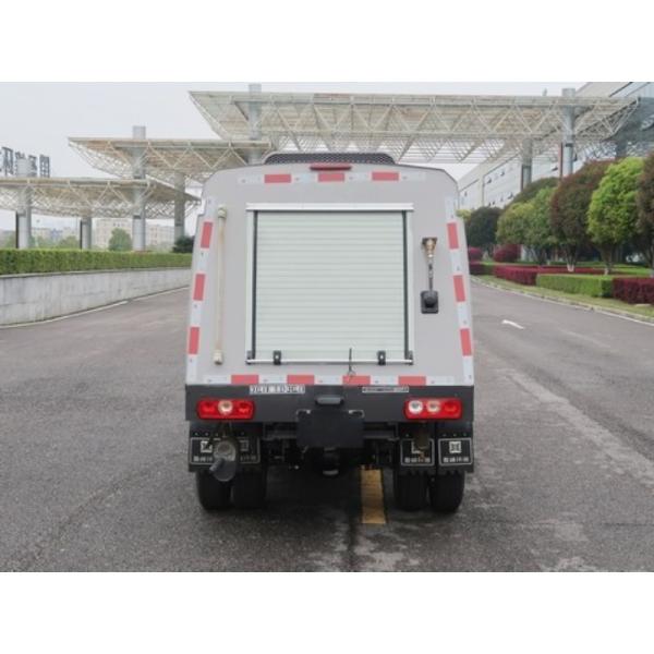 3.5tons 2000L Water Tank Road Maintenance Truck With LJ4A15Q6 Engine