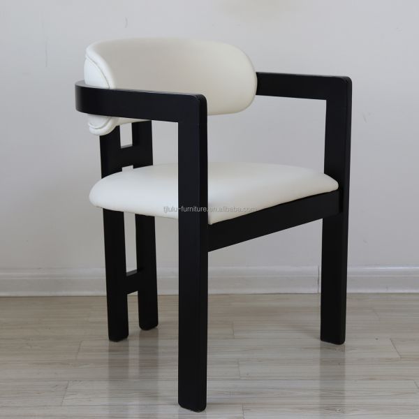 Custom Luxury Restaurant Furniture Fabric Upholstery Solid Wood Dining Room Chairs for Personalized Dining