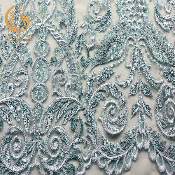 Подгонянное вышитое украшение Sequins ткани шнурка сетки для женщин одевает