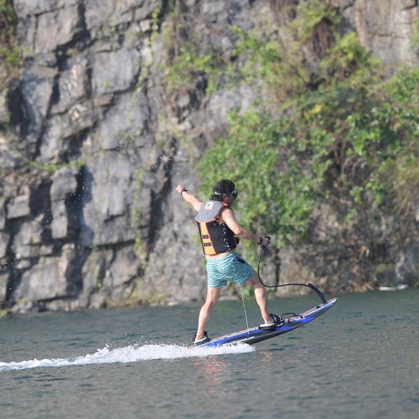 10 кВт электрический джет-серфборд Максимальная скорость 60 км/ч 1800*600*150 мм