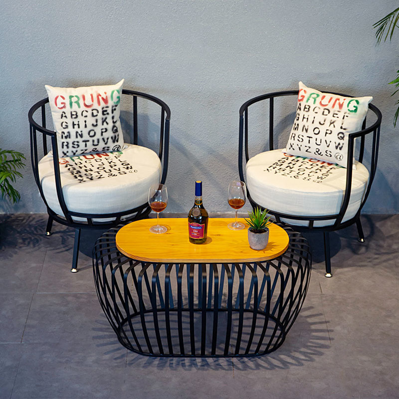 Outdoor Living Room Furniture 3Piece Iron Coffee Table Set with Modern Round Design