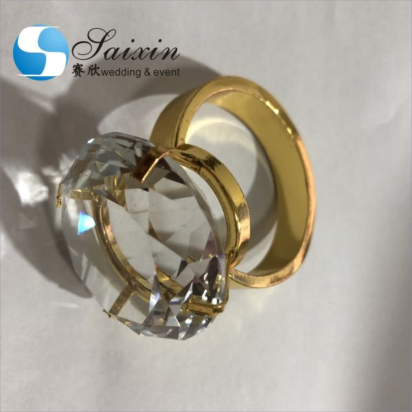 Conjunto al por mayor de cuchillo de oro de acero inoxidable cuchara de cuchara de tenedor set de cubiertos para el evento de boda