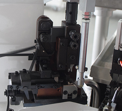 HR-602 Full Automatic Double -Head Wire Stripping Terminal Crimping Machine  All in One type machine