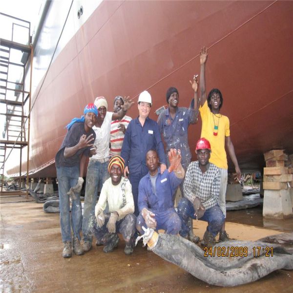 Воздушные подушки морского спасения имущества 250T/M грузят запуская и поднимаясь воздушную подушку