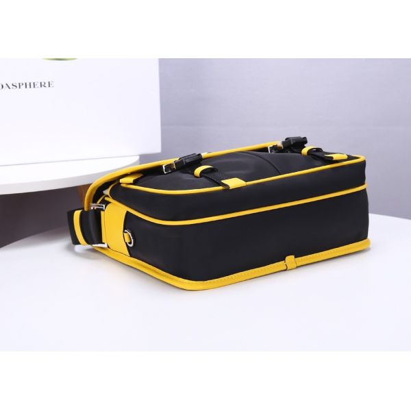 Men 26cm Luxury Cross Body Bag , Adjustable Strap Leather Message Bag