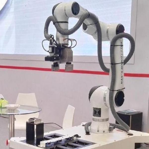 AGV 800mm Collaborative Robot Arm 6 Axis 5kg E05 Hans