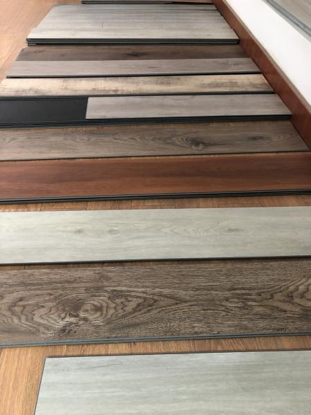 Tejas de vinilo de color simple para pisos autoadhesivos LVT ultrafinos de hoteles