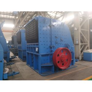 Industrial Crusher Heavy-duty Crushing Machine with 100 Boxes Per Hour Crushing Capacity High Manganese Steel Liner and 300-700mm Inlet Size