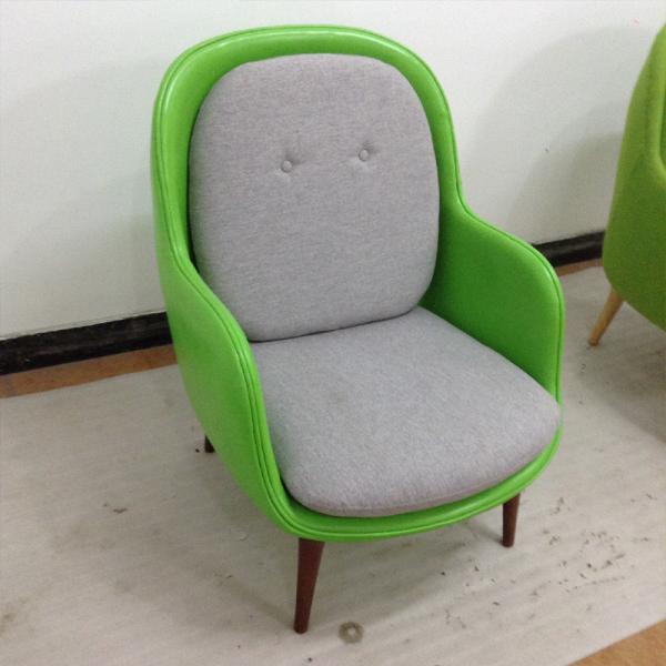 Modern Wooden Accent Armchair Hotel Furniture Singe Sofa Armchair Fiberglass Low Back Lounge Velvet Chairs