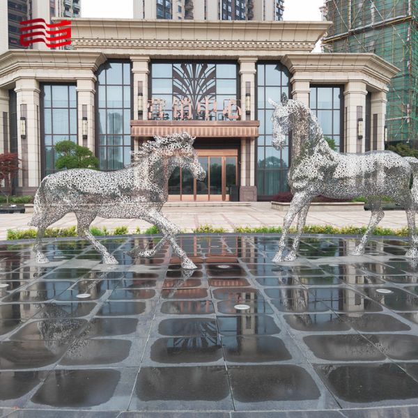 Welding Technique Stainless Steel Horse Sculpture for Urban Art Installation in Europe