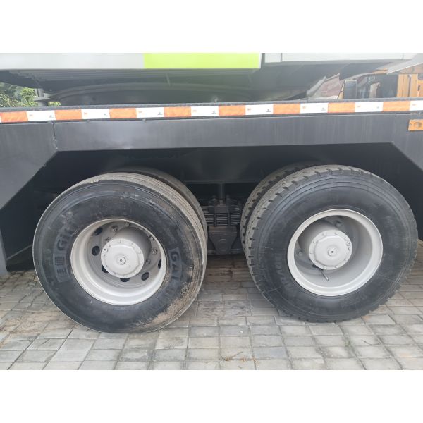 50t Used Telescopic Arm Crane with 25M Max. Lifting Height Hydraulic Cylinder Other
