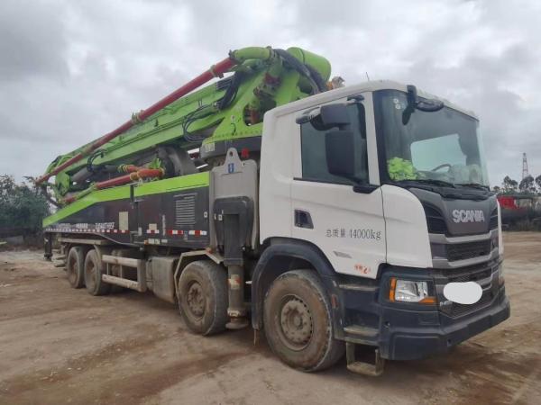 120m 178 Productivité ZLJ5440THB Zoomlion 63m pompe à remorque d'occasion