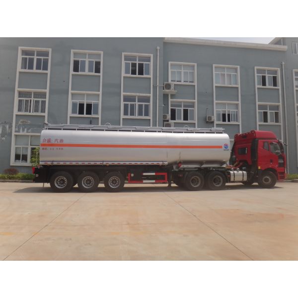 Carbon Steel Tank Truck Trailer For Oil Transportation ISO Standard