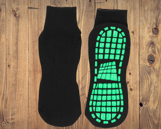 OEM Trampoline Grip Socks Ulimate Air Trampoline Park Non Slip Jumping Socks Unisex Adult