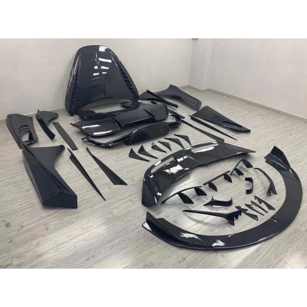Le kit de corps en fibre de carbone pour McLaren 720S 720 amélioré TOPCAR Style