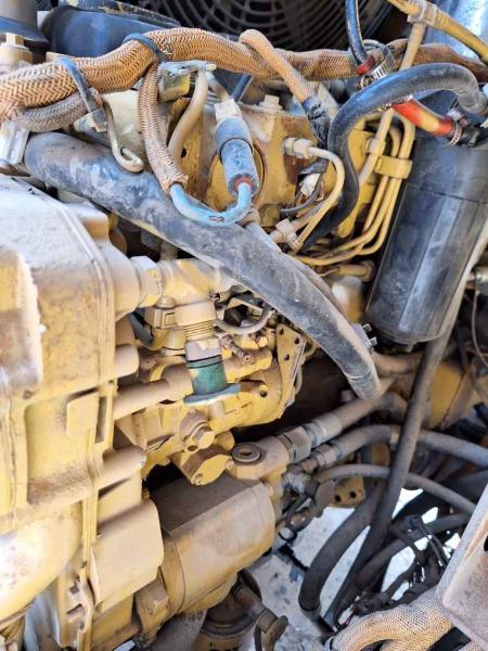Le rouleau à rouleaux de seconde main CB-534D est de 20 tonnes.