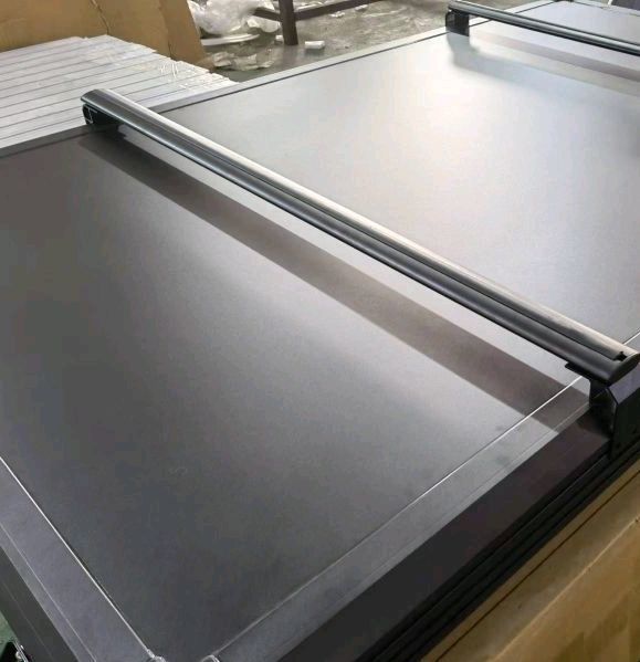 Aluminum Clamshell Hard Shell Roof Top Tent Crossbar