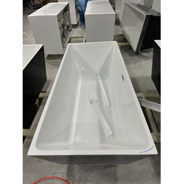 Straight Vertical PMMA Acrylic Freestanding Bathtub with in 1700X750/1700X800X580mm