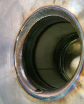 Automatic argon arc welding equipment for flanges equipped with arc pressure tracking