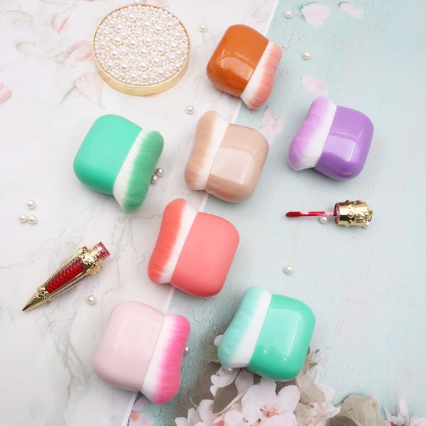 Multifunction Travel Kabuki Brush For Facial Makeup