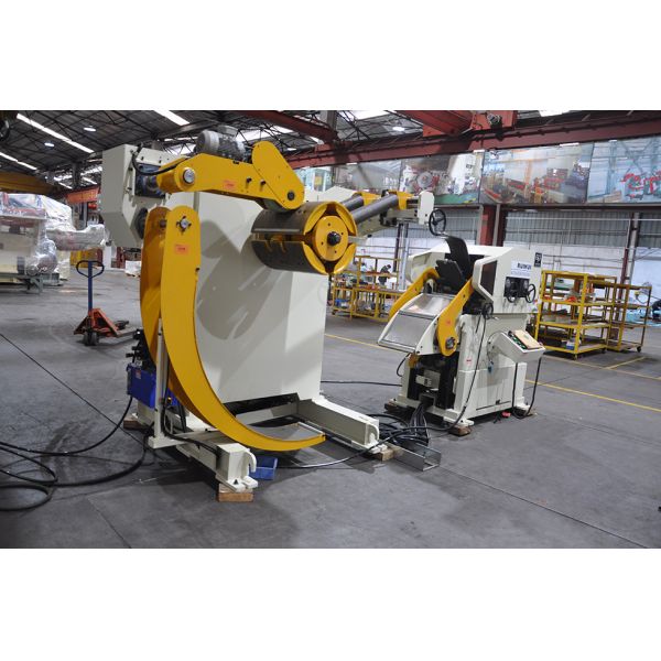 Fully Automatic Coiling Handling Process Roll Feeder Straightener Decoiler Line