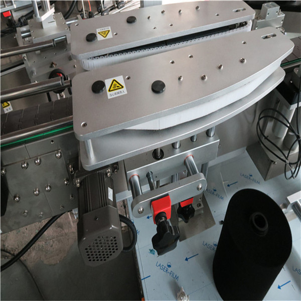 Full Automatic Square Bottle Labeling Machinery 4000-8000 B/H Capacity