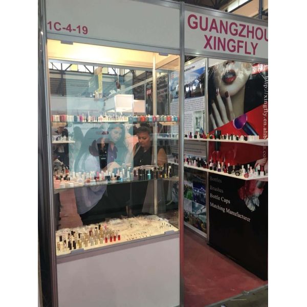 Изогнутые лаки для ногтей для бутылок для ногтей с винтовой крышкой