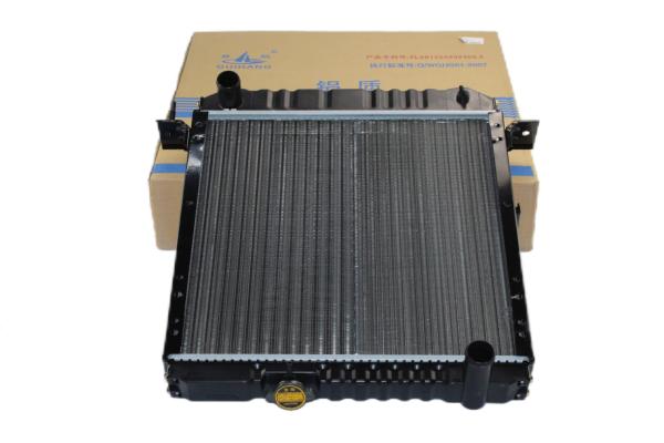 Il s'agit d'un appareil qui est équipé d'un radiateur de type ISUZU NKR55