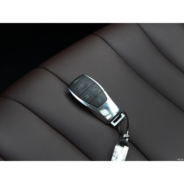 PÉKIN EU7 Les voitures électriques de taille moyenne ont une autonomie de croisière de 475 km pour les appels en ligne