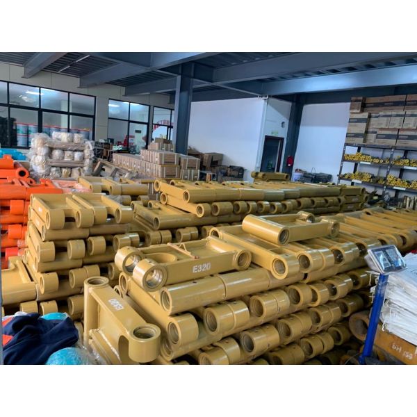 Sany SY245 excavator reinforced and strengthened bucket connecting rod, forged alloy steel H-type connecting rod, special anti-fracture accessory