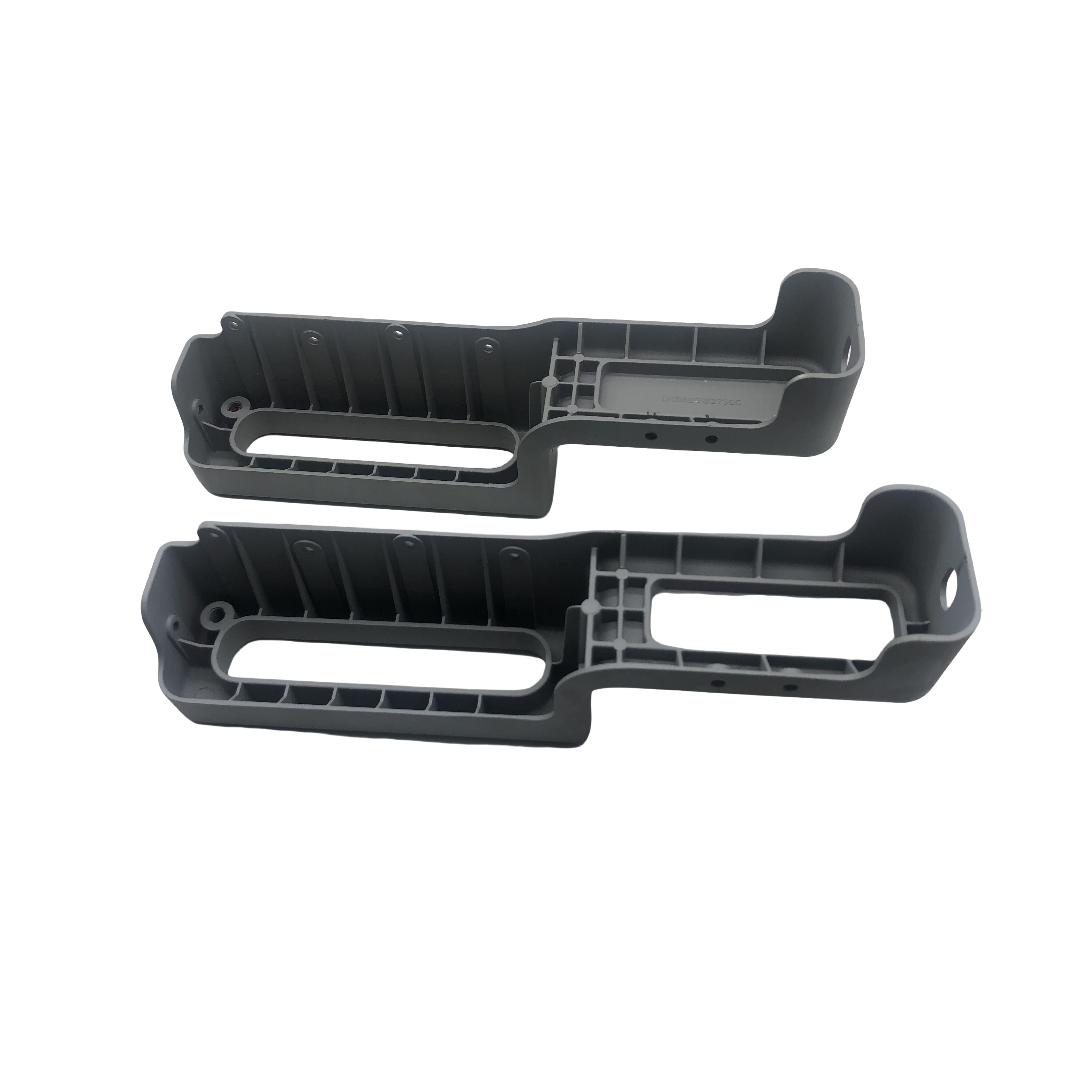 Fabricación sostenible de piezas de automóviles anodizadas: Soportes y montajes