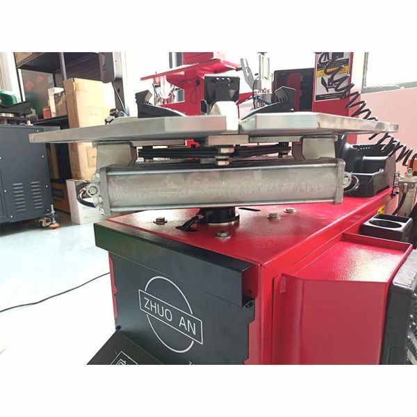 Semi Automatic Tire Changer Machine for 12-24 Inch Tires with Pneumatic Control and Martensitic Steel Removal Head