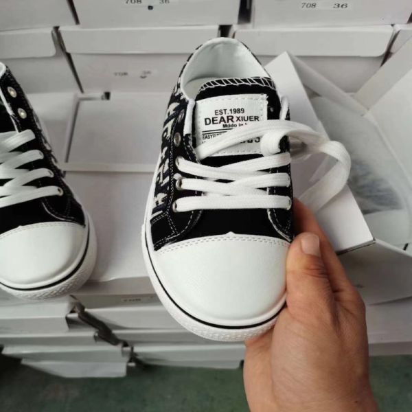 embroidered black High Top Canvas Shoes ladies canvas trainers In Stock