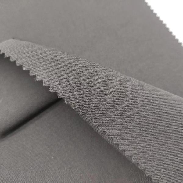 O poliéster 100% 300DX300D tingiu a tela 210g da gabardina para o vestuário