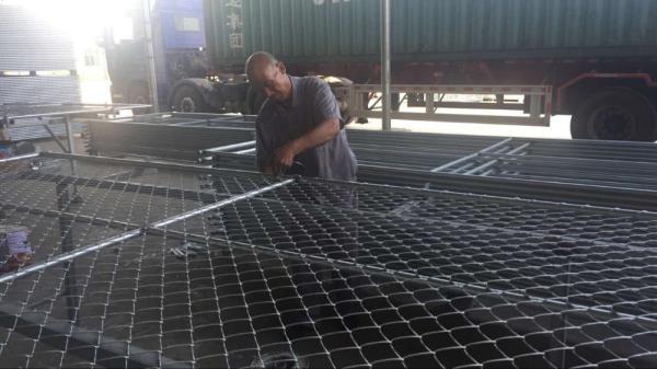 8'x10' constuction chain link mesh 2¼x2¼(57mmx57mm) diameter 11.5ga/2.75mm cross brace HDG 275 gram tubing 1¼32mm