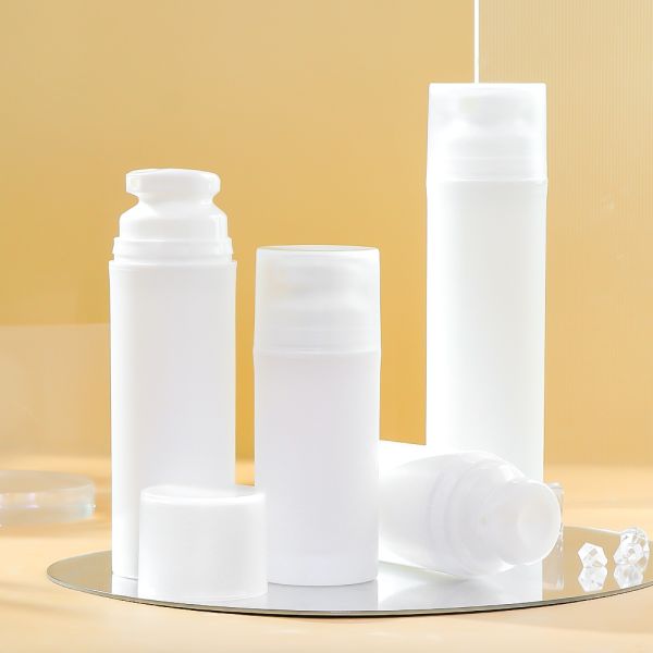 Frosted Semi-Transparent Vacuum Foam Bottle with Hygienic Vacuum Pump and Customizable Options for Cosmetic Packaging