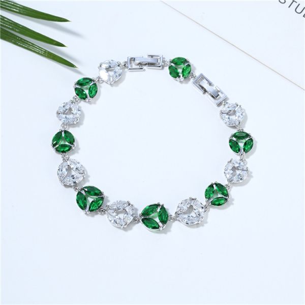 Anti Allergy 6.9 Inches Diamond Women's Bracelets Brass