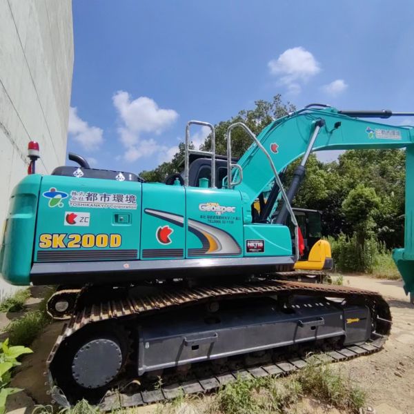 Fabricada en Japón, excavadora usada Kobelco SK200-8 de 20 toneladas con piezas originales.