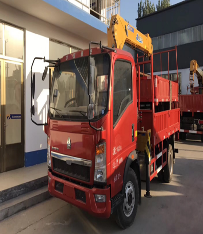 SINOTRUK HOWO 4*2 6 шины 8 тонн грузовик монтированный краном легкий грузовик с гидравлическим манипулятором складной бум краном