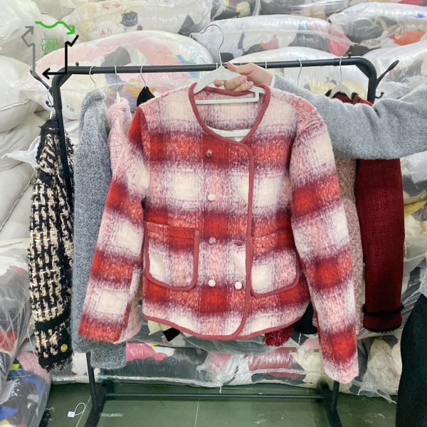 Women Fashionable Second Hand Coats A Grade Used Down Jacket Bulk Sales