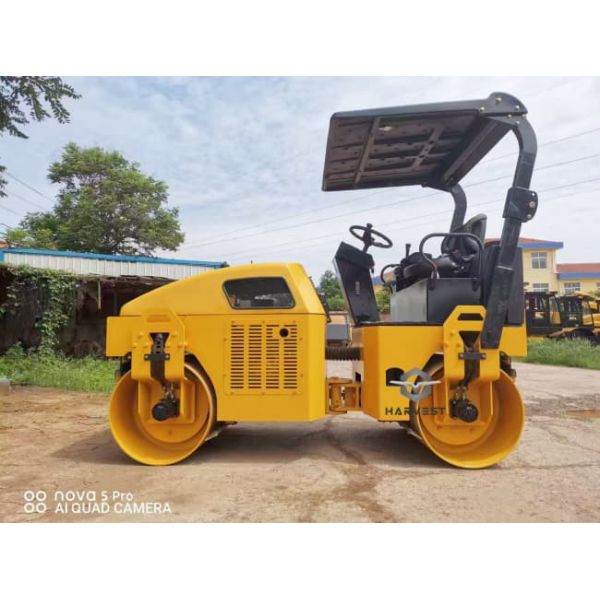 3 Ton Hydraulic Double Drum Vibratory Road Roller LTC203 Hot Sale in Ecuador