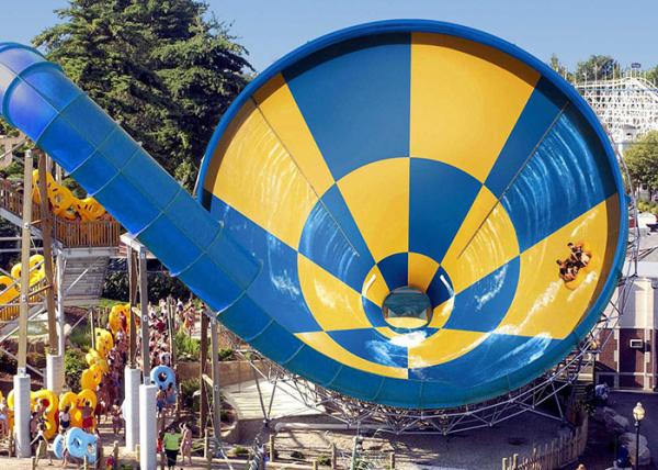 Crazy Water Slides Water Park Equipment 2 - 6 Seater Round Tube Raft Vehicle