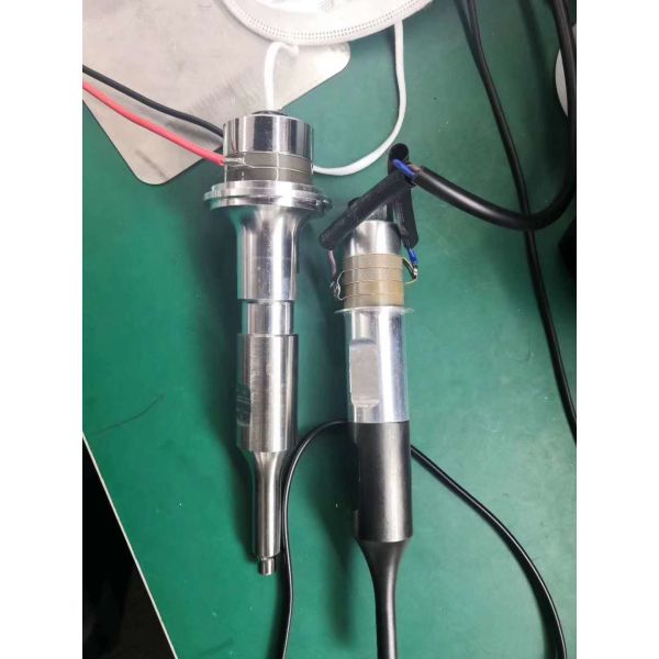 La soldadora ultrasónica automática, escoge/la máquina principal 800W de la soldadura por puntos del doble