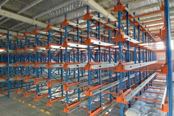 Movimentação alta do armazenamento na cremalheira da pálete do metal com o corredor da rigidez para a indústria tabaqueira