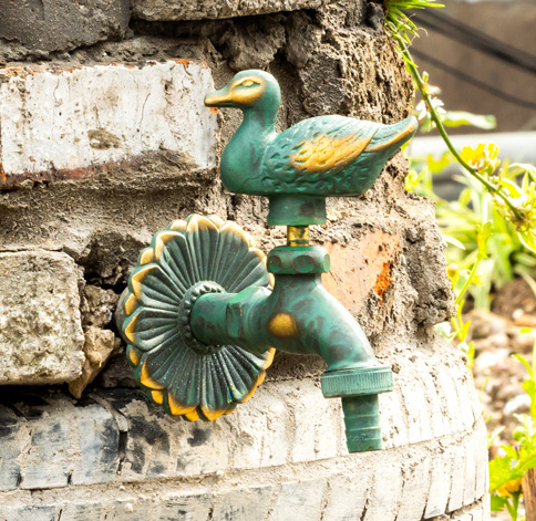 Animal Shaped Handle Antique Brass Outdoor Water Tap And Sprayer