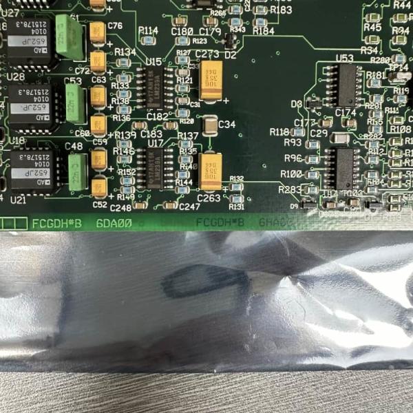 Se trata de una tarjeta de control de la puerta LCI de GE DS200FCGDH1BCA 330 mm x 200 mm.