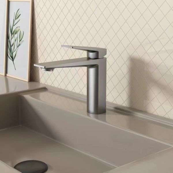 Lizhen-Hwa.Con Modern Chrome Brass Bathroom Hot and Cold Water Deck Mounted Basin Faucet Mixer Tap