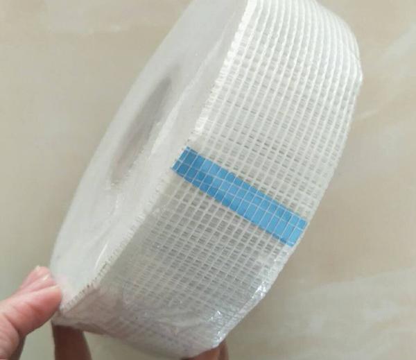 Colorful Fiberglass Mesh Tape 5cm X45m Wall Alkali Resistant Glass Fiber Mesh Tape Glued