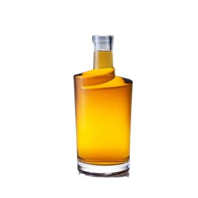 750ml Capacity Round Baijiu Bottle with Transparent Glass Material and Wooden Stopper
