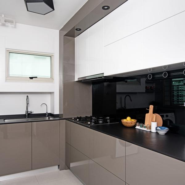 Small Size High Gloss Gray And White Lacquer Kitchen Cabinet Smart Kitchen Pantry Cabinet